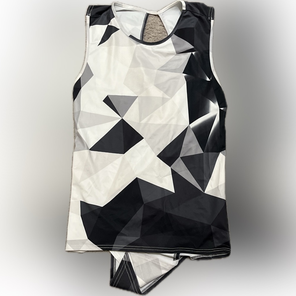 Geometric Black and White Sleeveless Athletic Top -  Size Large